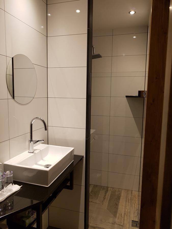 Basic Driepersoonskamer met Gedeelde Badkamer